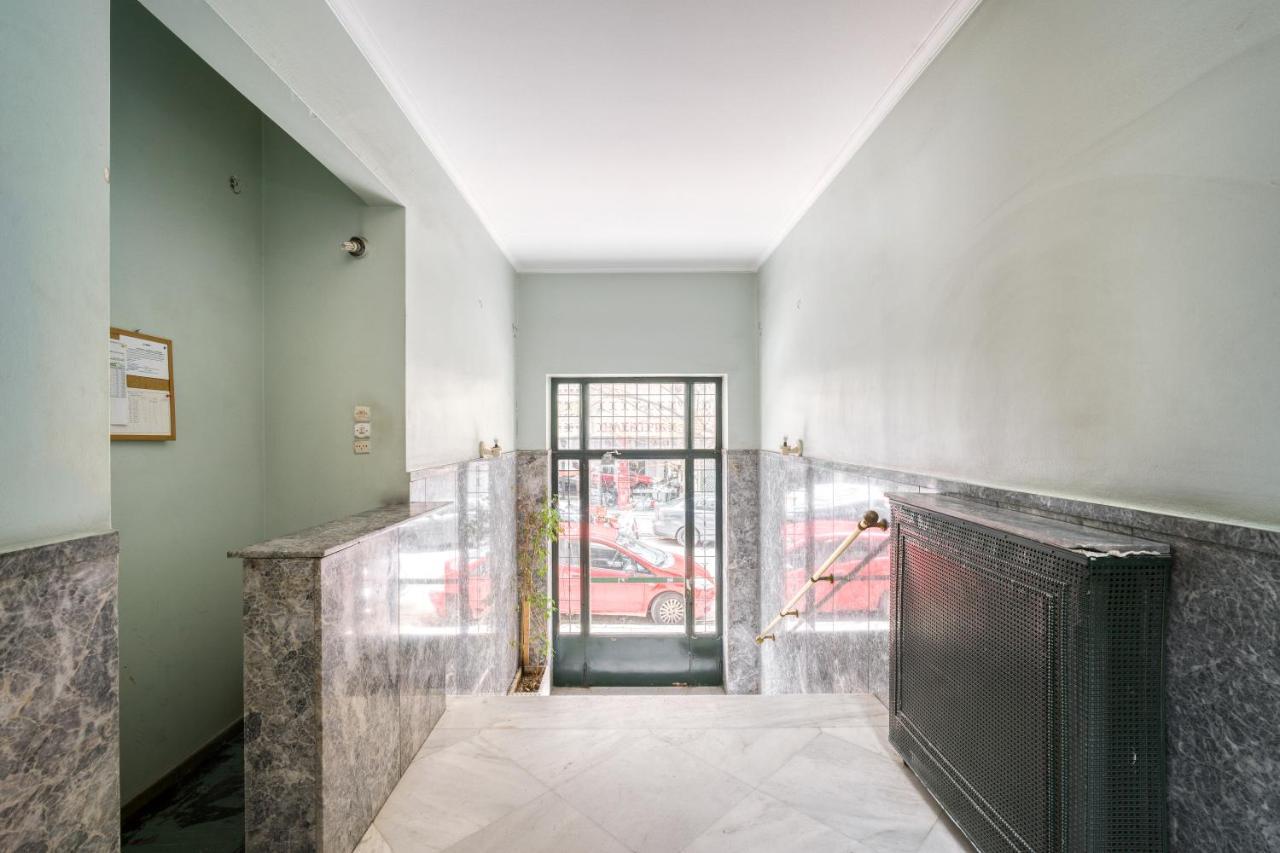 Stylish, Sunny New 2 Bedroom, Prime Central Athen Exterior foto