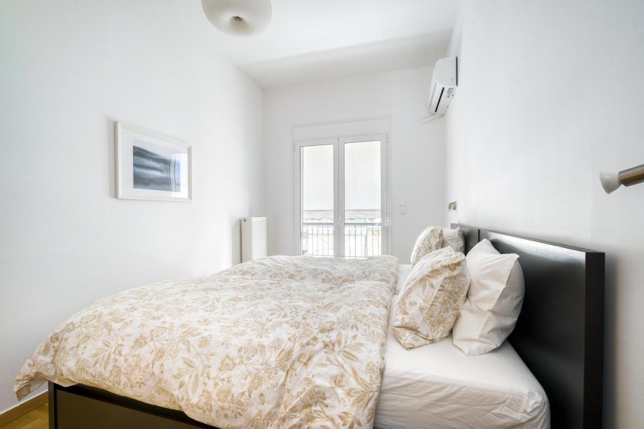 Stylish, Sunny New 2 Bedroom, Prime Central Athen Exterior foto