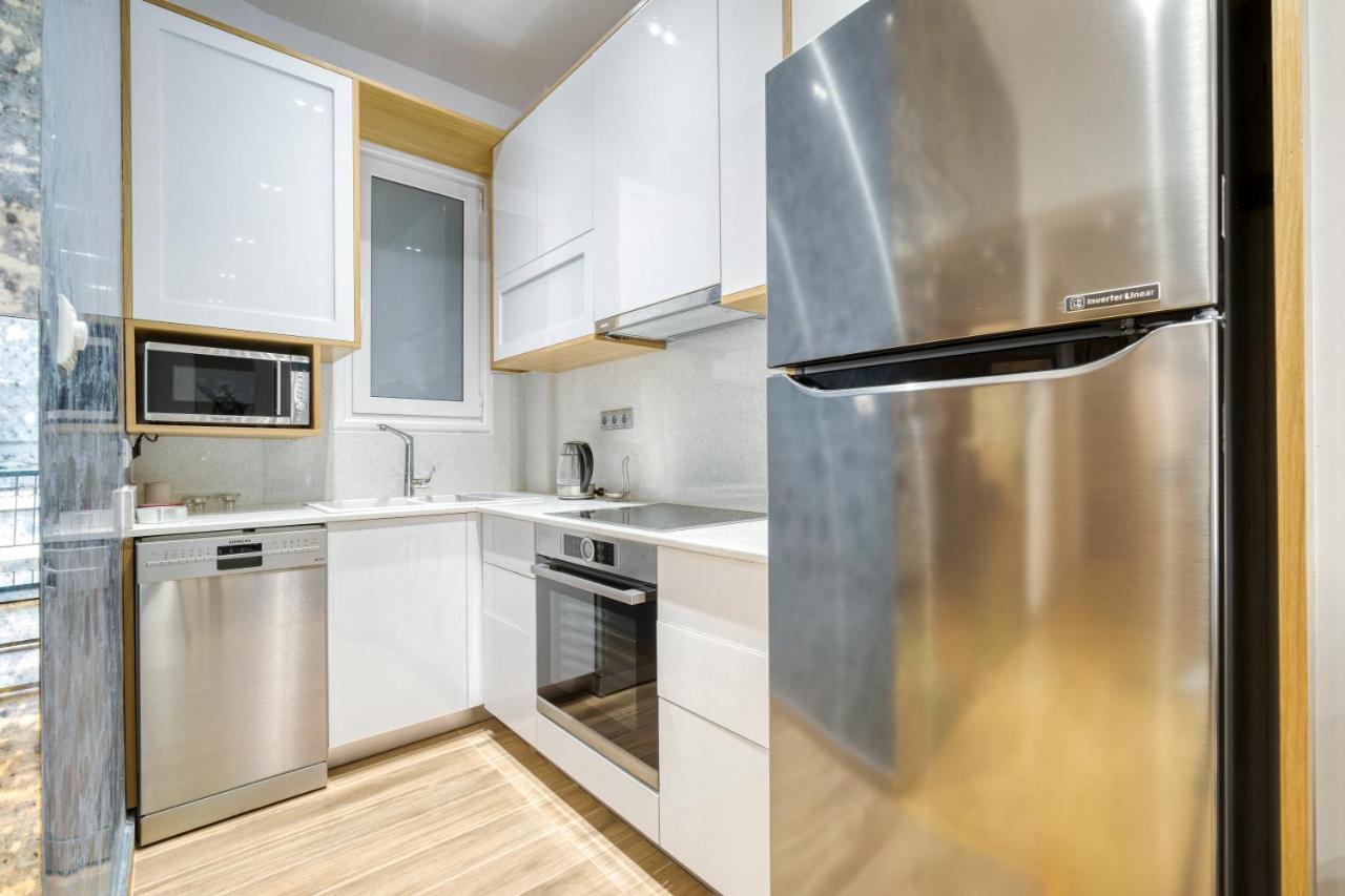 Stylish, Sunny New 2 Bedroom, Prime Central Athen Exterior foto