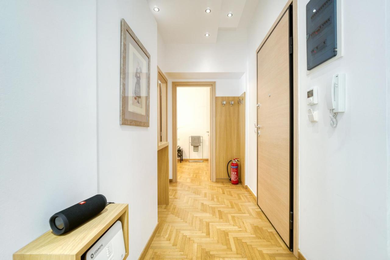 Stylish, Sunny New 2 Bedroom, Prime Central Athen Exterior foto