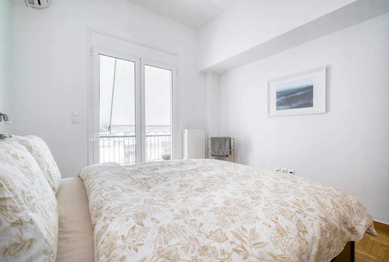 Stylish, Sunny New 2 Bedroom, Prime Central Athen Exterior foto