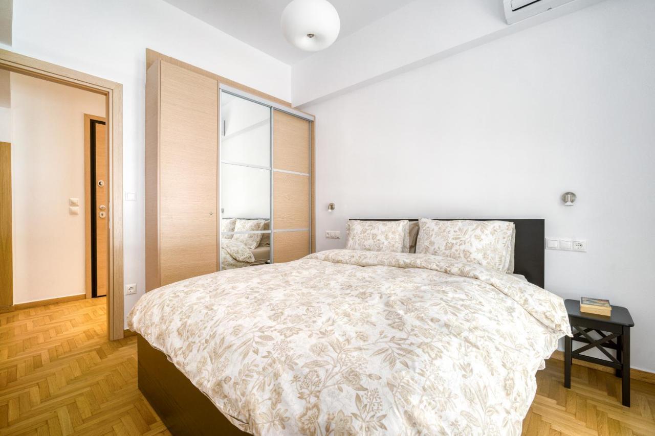 Stylish, Sunny New 2 Bedroom, Prime Central Athen Exterior foto