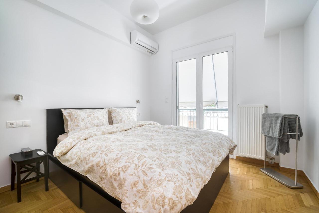 Stylish, Sunny New 2 Bedroom, Prime Central Athen Exterior foto