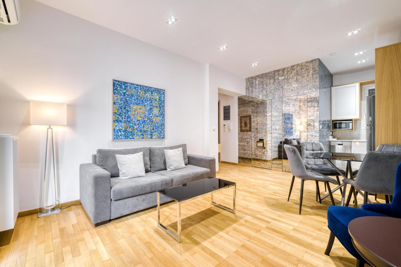 Stylish, Sunny New 2 Bedroom, Prime Central Athen Exterior foto